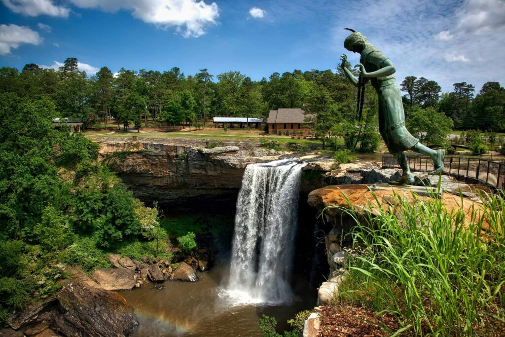 Alabama Travel Guide: Noccalula Falls Park